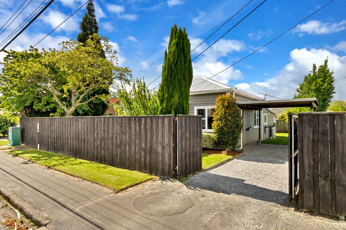 5 Seymour Street, Hornby, Christchurch - Carousel 22
