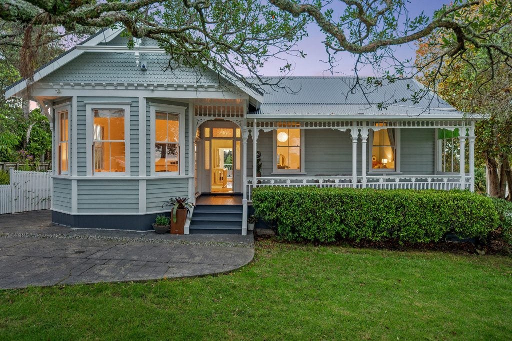 30 Maritime Terrace, Birkenhead, Auckland - Carousel 1