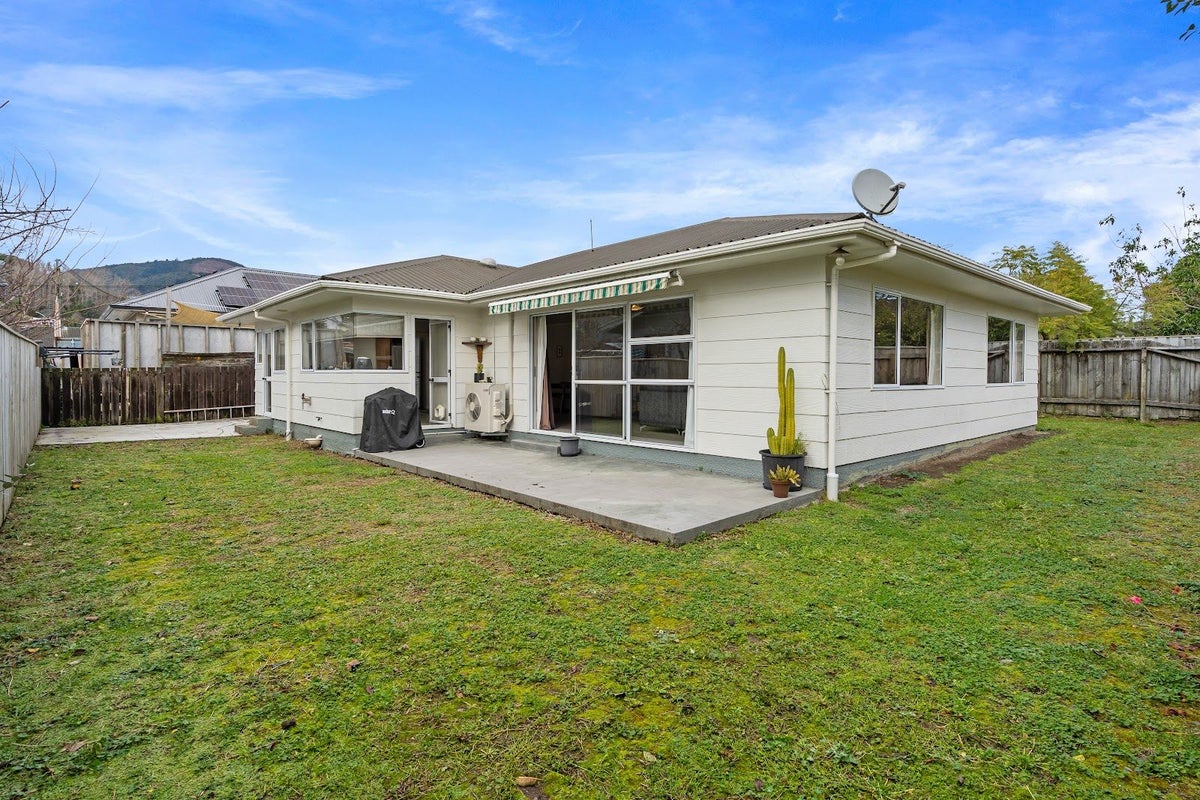 2/14 Bledisloe Avenue, Stoke, Nelson - Carousel 1