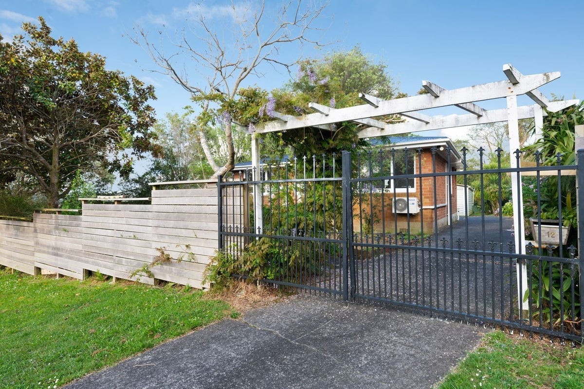 12 Ranui Avenue, Ranui, Auckland - Carousel 2