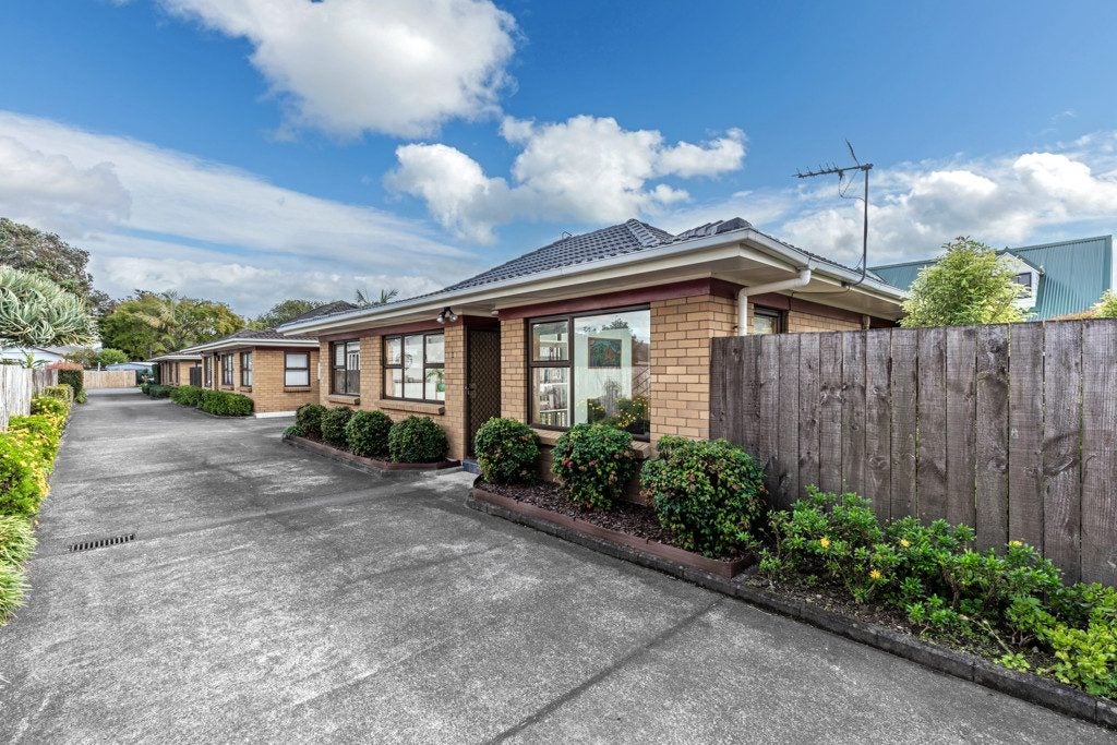 3/3 Aspen Street, Avondale, Auckland - Carousel 1