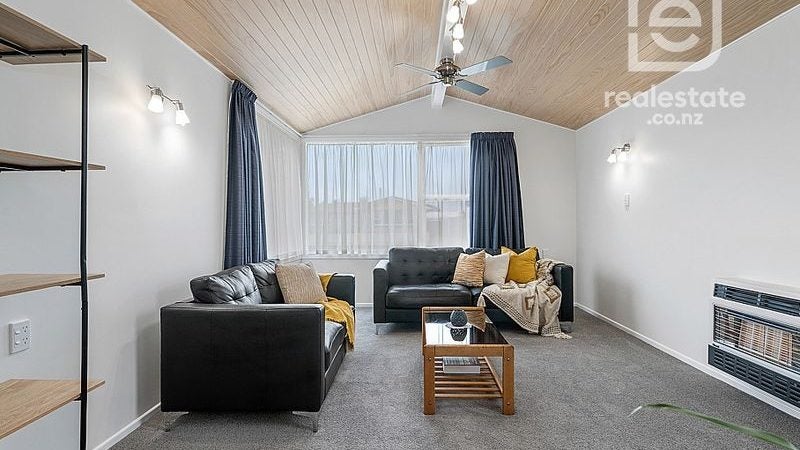 13 Clouston Crescent, Fenton Park, Rotorua - Carousel 1
