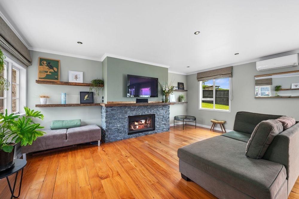8 Colonial Road, Birkenhead, Auckland - Carousel 1