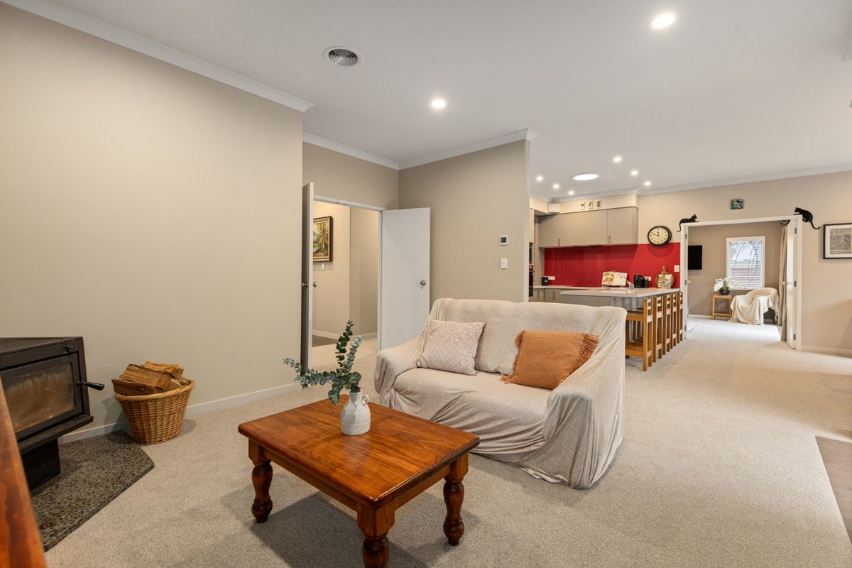 1 Dove Place, Pyes Pa, Tauranga - Carousel 2