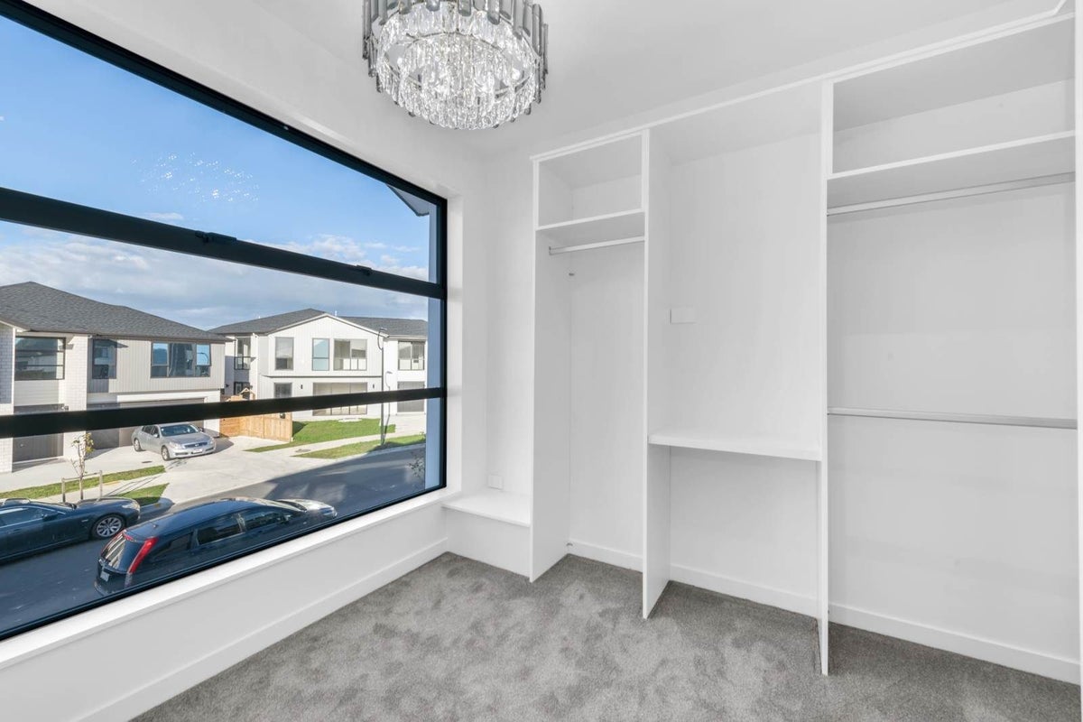 17 Tullymore Drive, Flat Bush, Auckland - Carousel 2