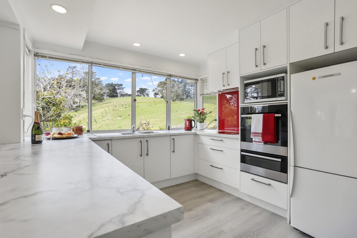 16 Coulter Road, Swanson, Auckland - Carousel 2