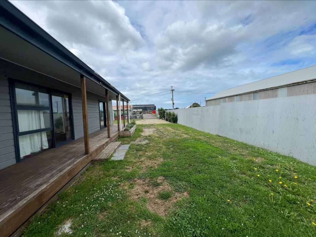 12 Beaumaris Avenue, Castlecliff, Whanganui - Carousel 12
