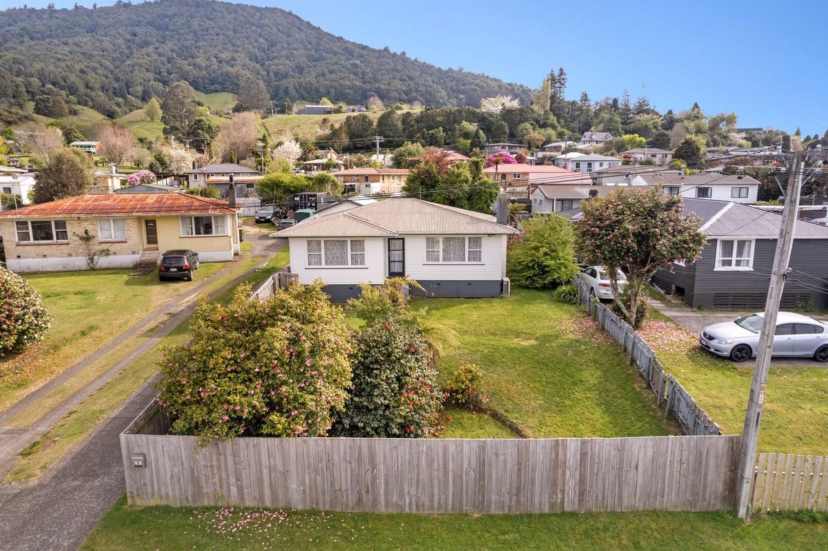 9 Garrick Place, Pukehangi, Rotorua - Carousel 2
