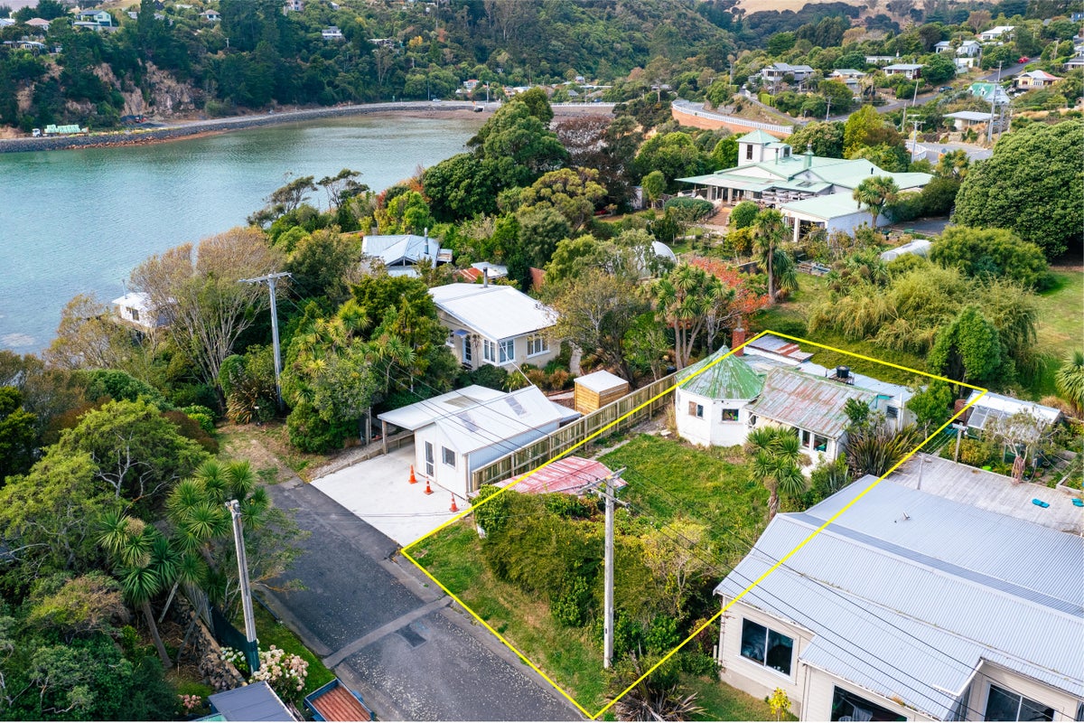 6 Gwyn Street, Broad Bay, Dunedin - Carousel 2