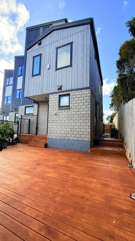 1/241 Don Buck Road, Massey, Auckland - Carousel 1