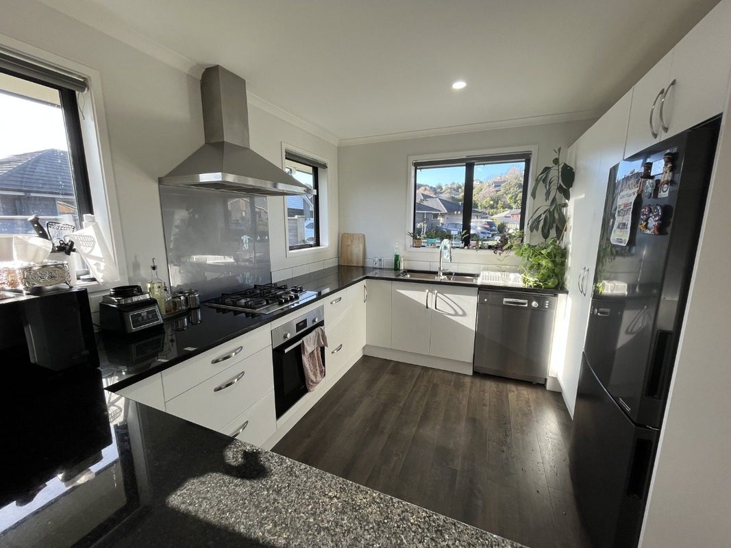 12 Tide Lane, Whitby, Porirua - Carousel 2