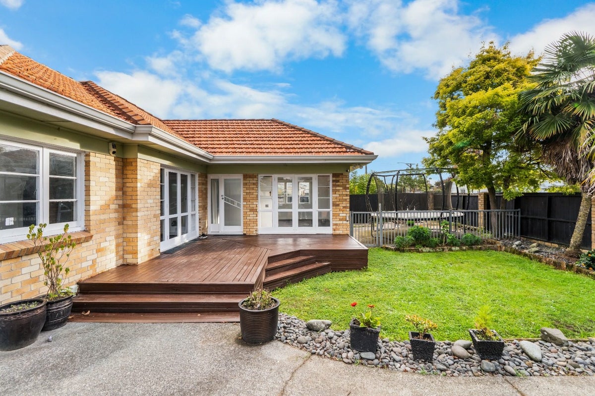 88 Naylor Street, Hamilton East, Hamilton - Carousel 2