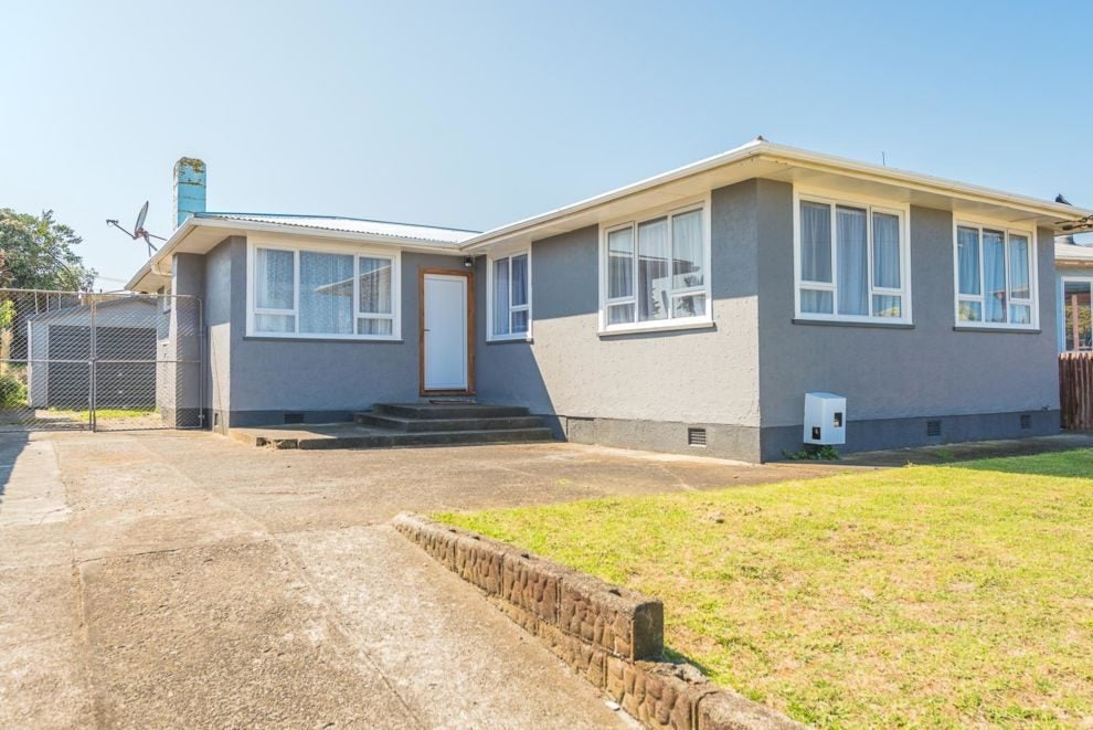 12 Aotea Street, Castlecliff, Whanganui - Carousel 1