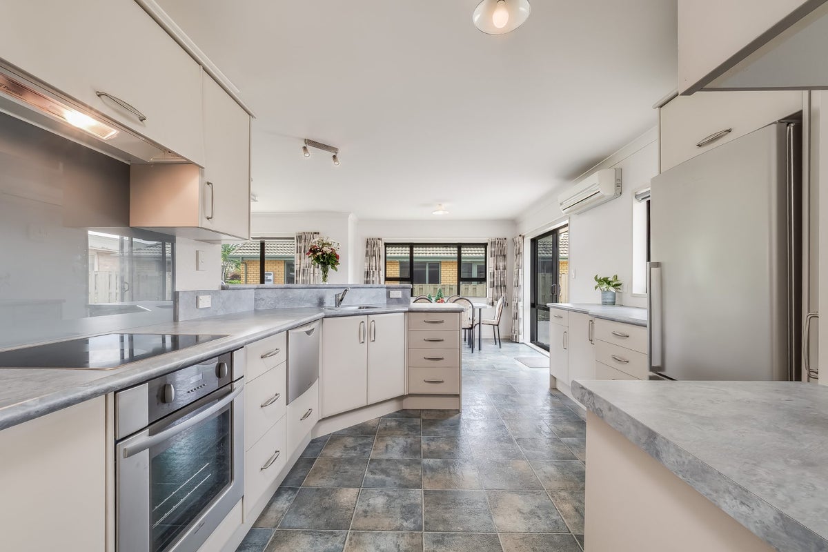 3 Alley Place, Leamington, Cambridge - Carousel 2