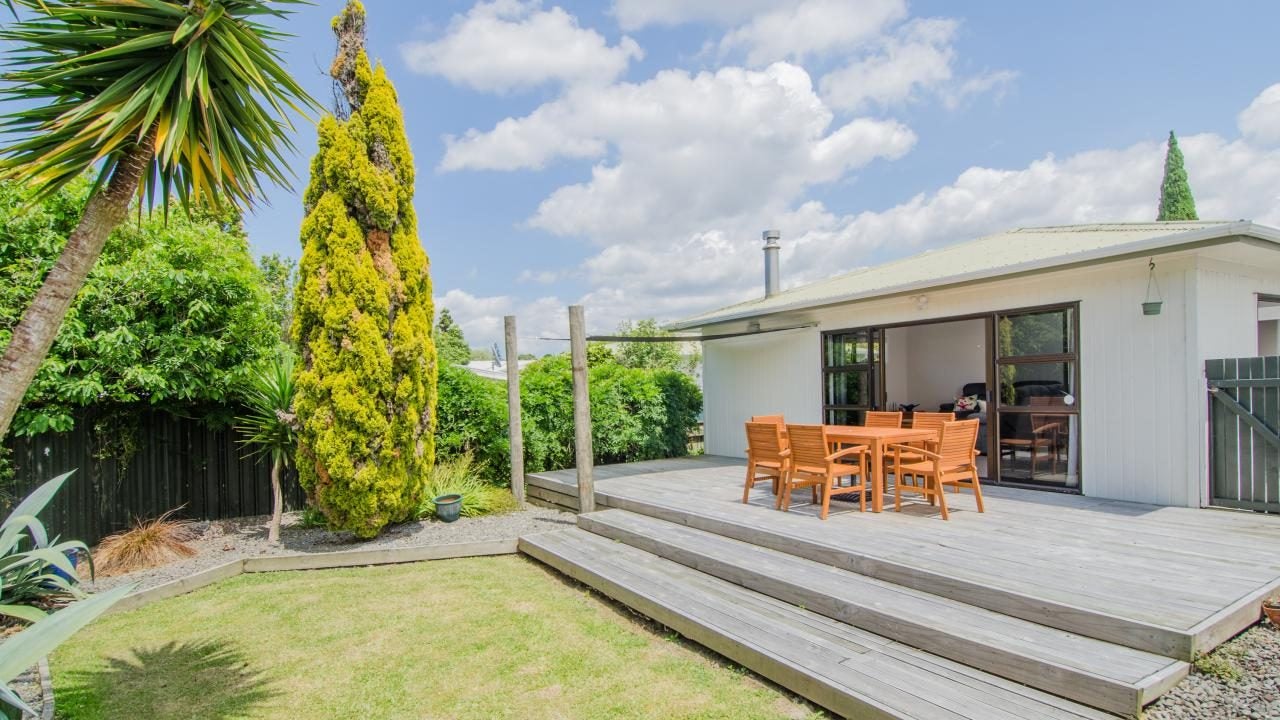 8 Dolan Place, New Lynn, Auckland - Carousel 10
