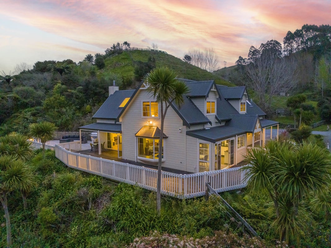 9 Anlaby Road, Nikau Valley, Paraparaumu - Carousel 1