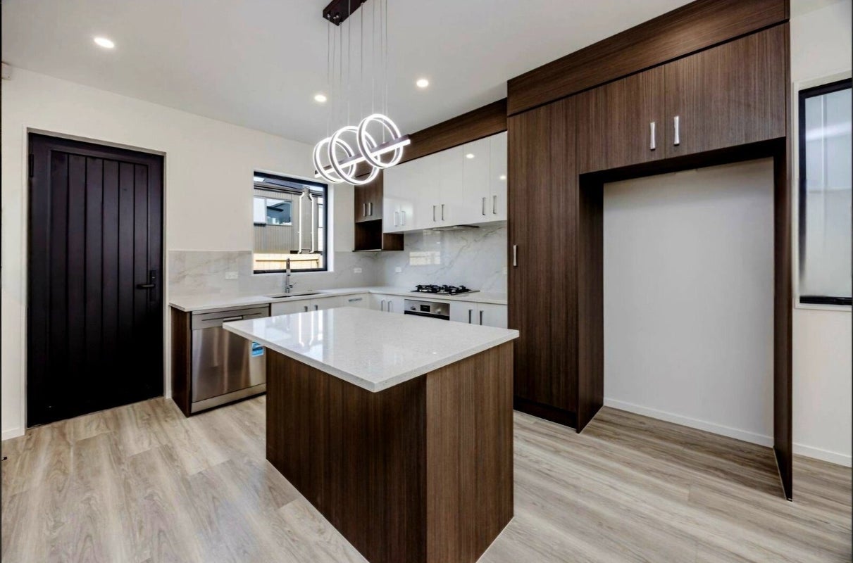 10 Fraser Road, Papatoetoe, Auckland - Carousel 1