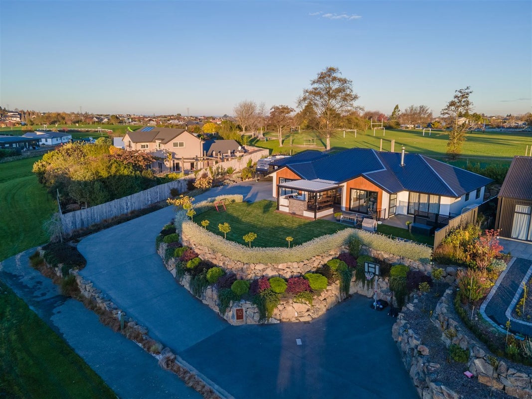 16 Grosvenor Grange, Gleniti, Timaru - Carousel 2