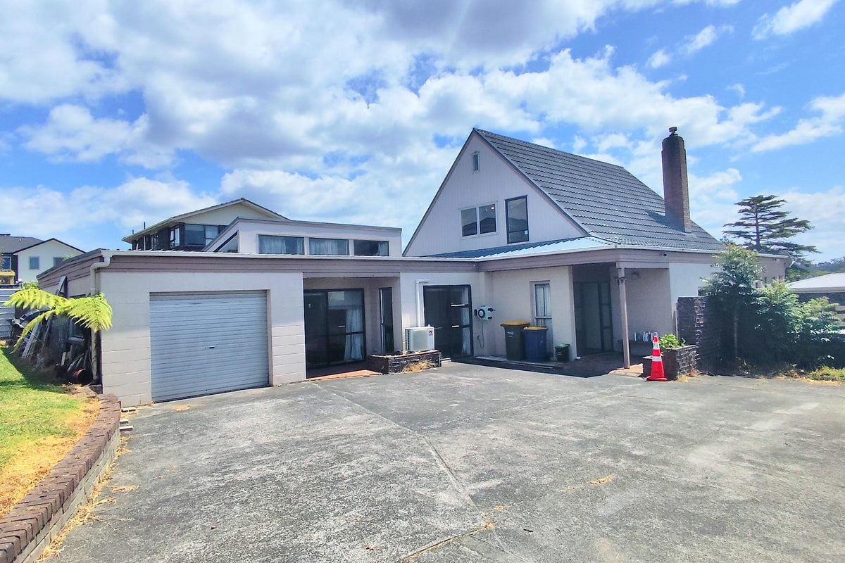 56 Archibald Road, Kelston, Auckland - Carousel 2