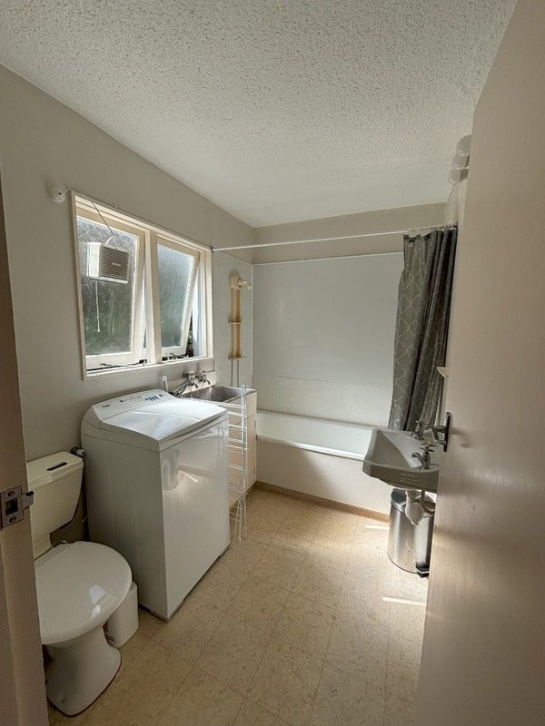 6/23 Finnimore Terrace, Vogeltown, Wellington - Carousel 9
