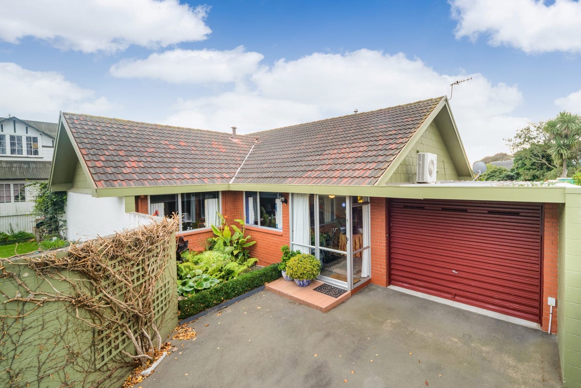 79 Park Road, West End, Palmerston North - Carousel 1