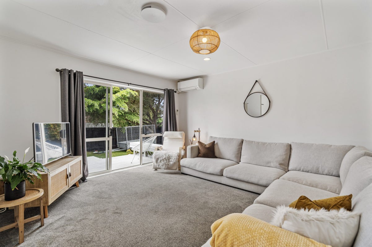 2A Helga Crescent, Te Atatu Peninsula, Auckland - Carousel 2