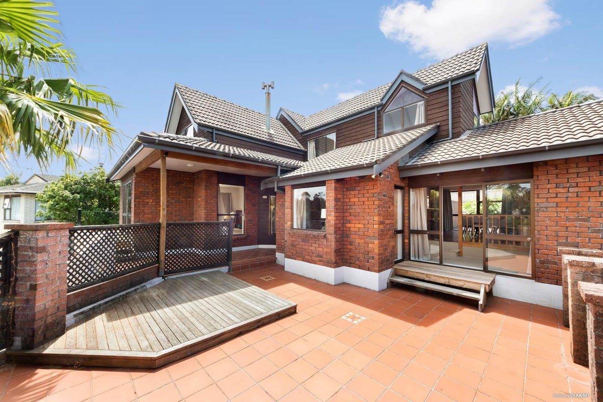 7 Francis Curtis Avenue, Blockhouse Bay, Auckland - Carousel 1