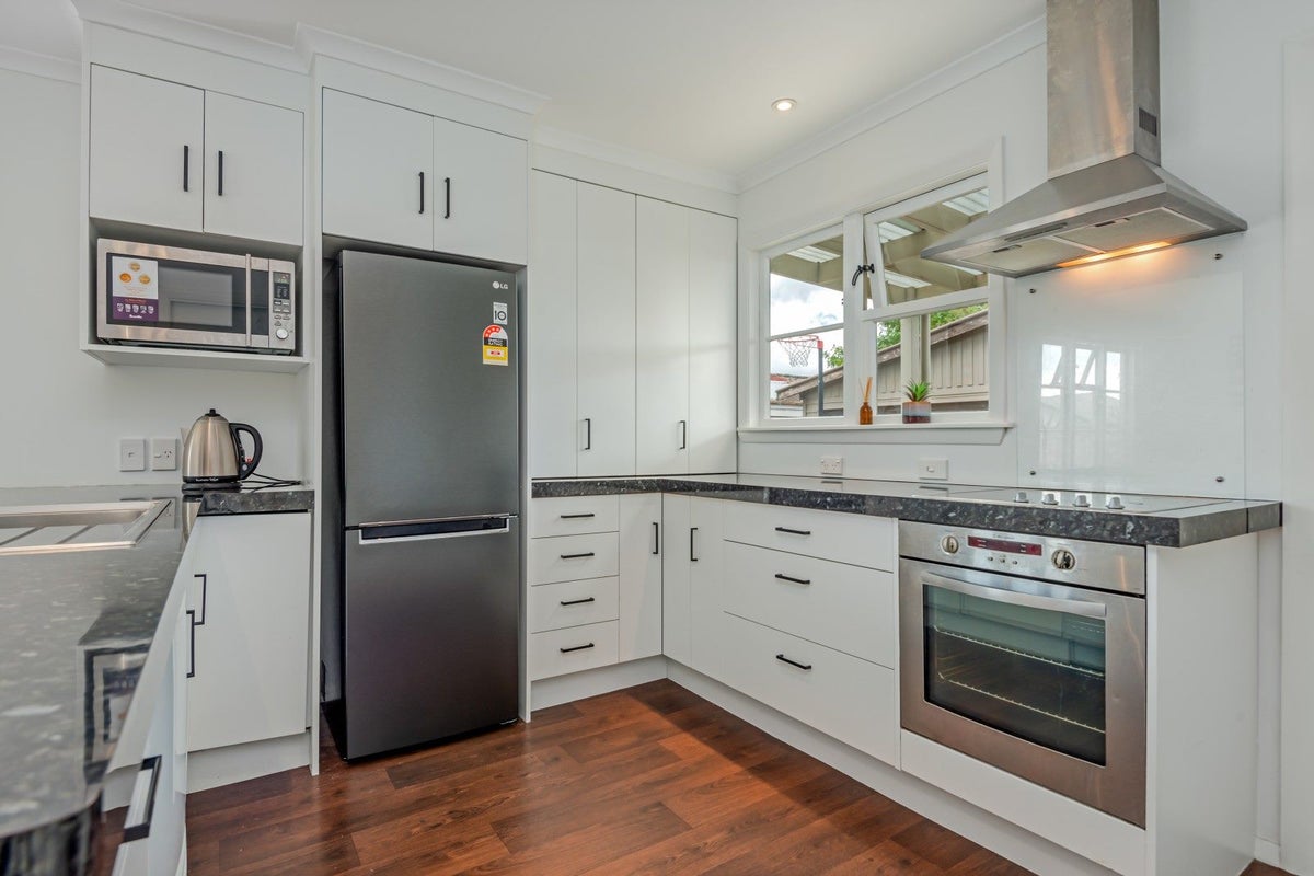 1 Weber Place, Roslyn, Palmerston North - Carousel 2