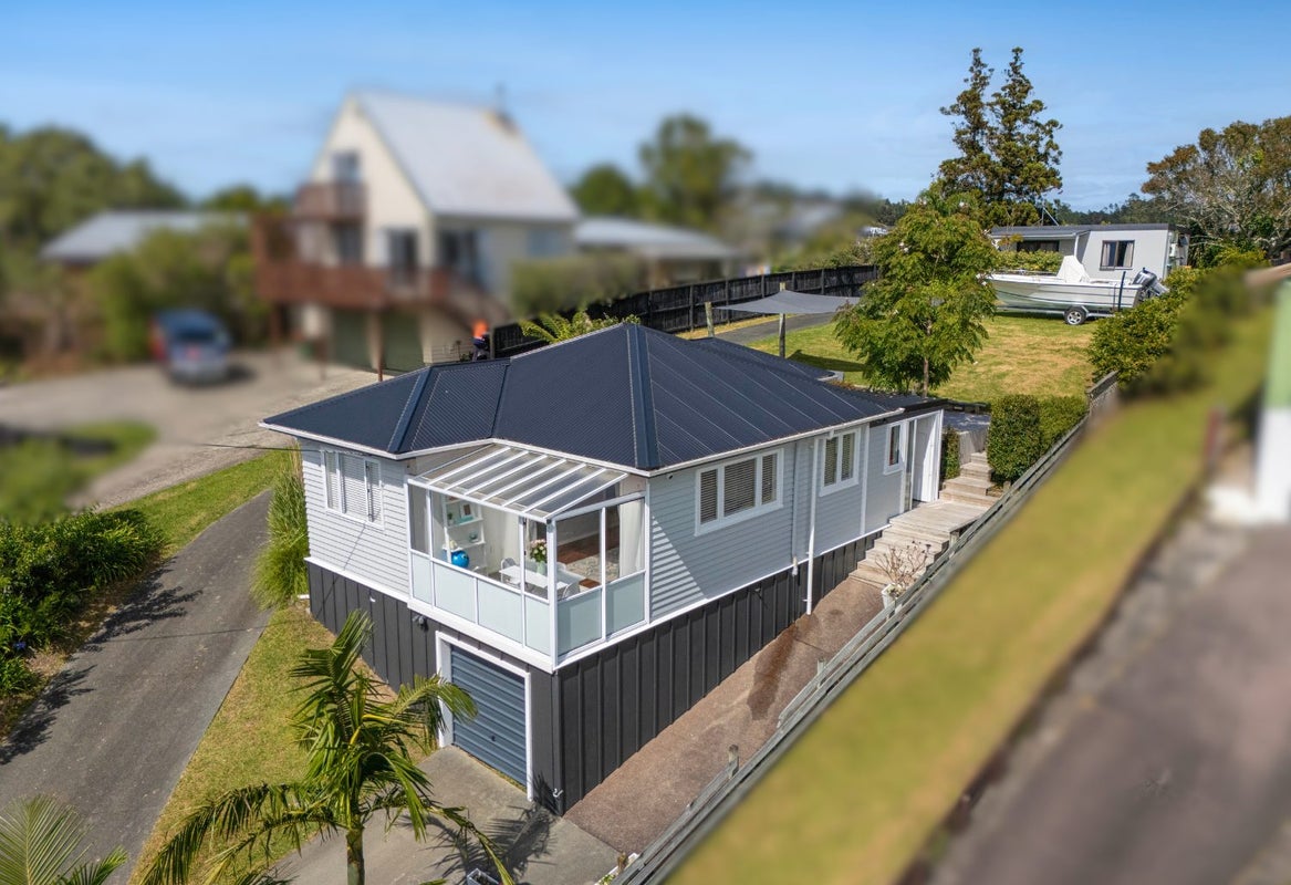 6 Kauri Road, Stanmore Bay, Rodney, Auckland - Carousel 2