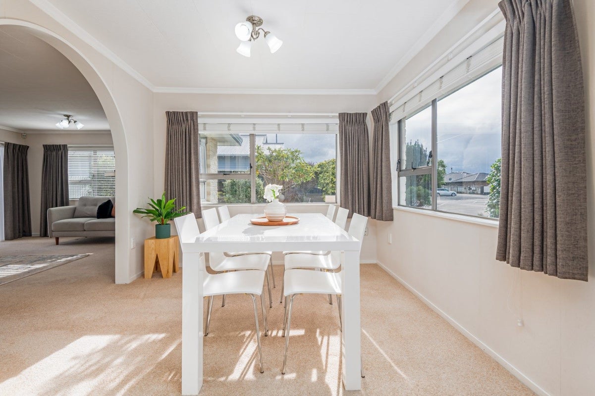 4 Colombo Street, Hokowhitu, Palmerston North - Carousel 2