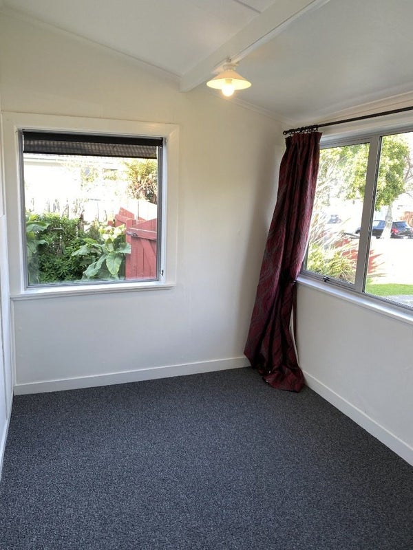 2 Maxwell Place, Maraenui, Napier - Carousel 2