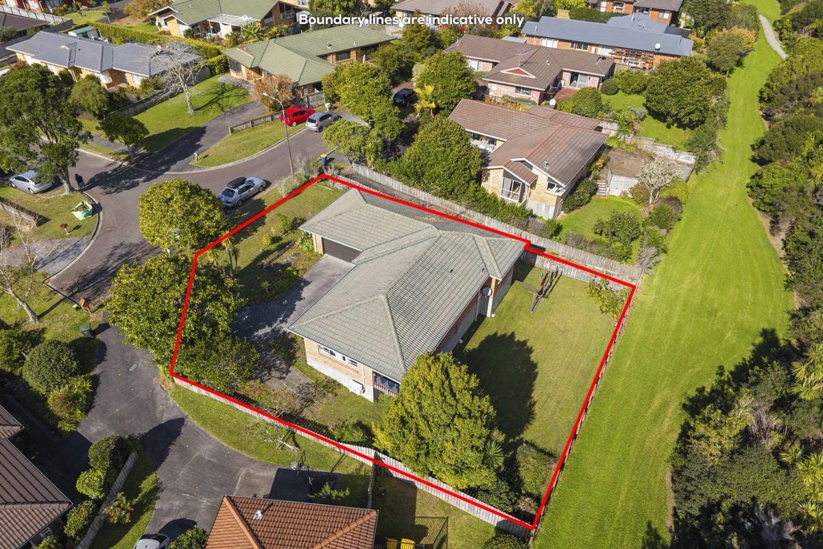 13 Cornell Court, Albany, Auckland - Carousel 1