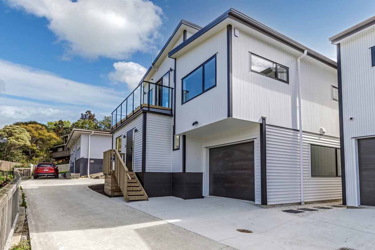 34C Hogans Road, Glenfield, Auckland - Carousel 1