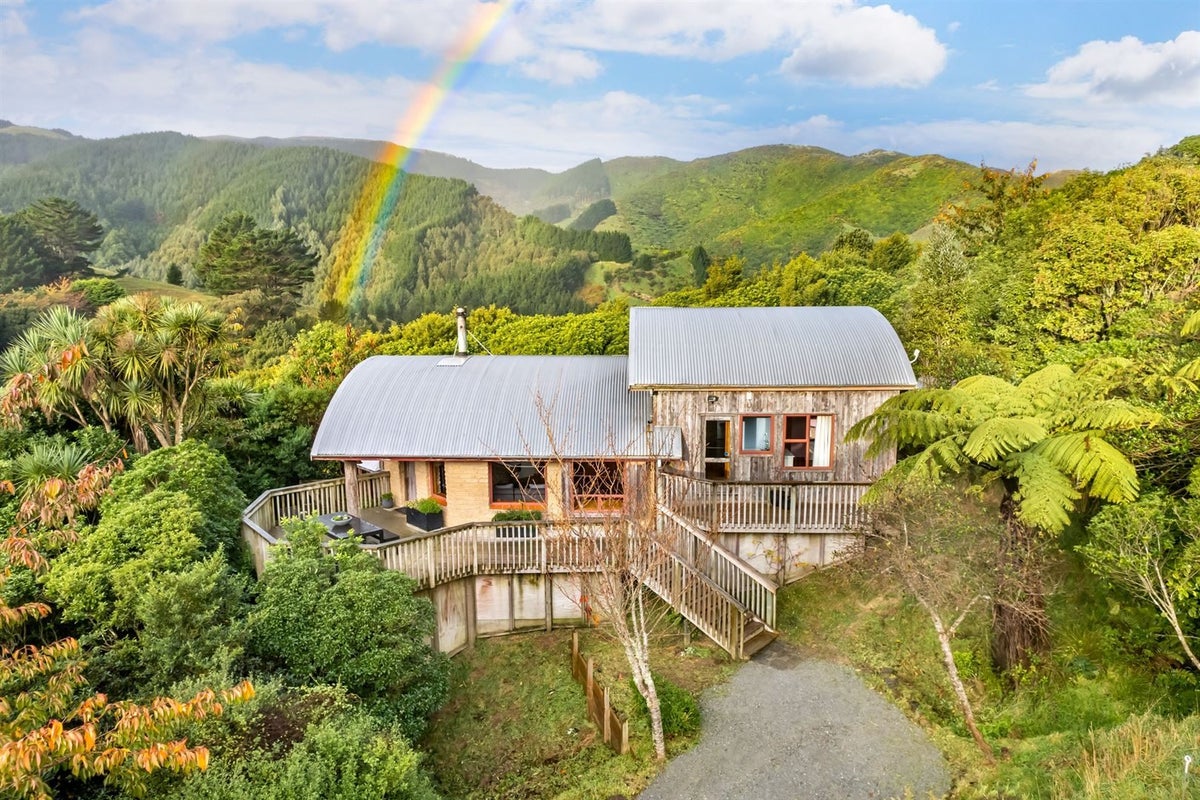 1151 Paekakariki Hill Road, Paekakariki Hill, Porirua - Carousel 2