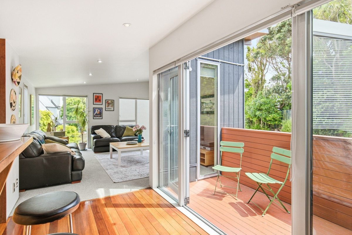 15B Perth Street, Ngaio, Wellington - Carousel 2