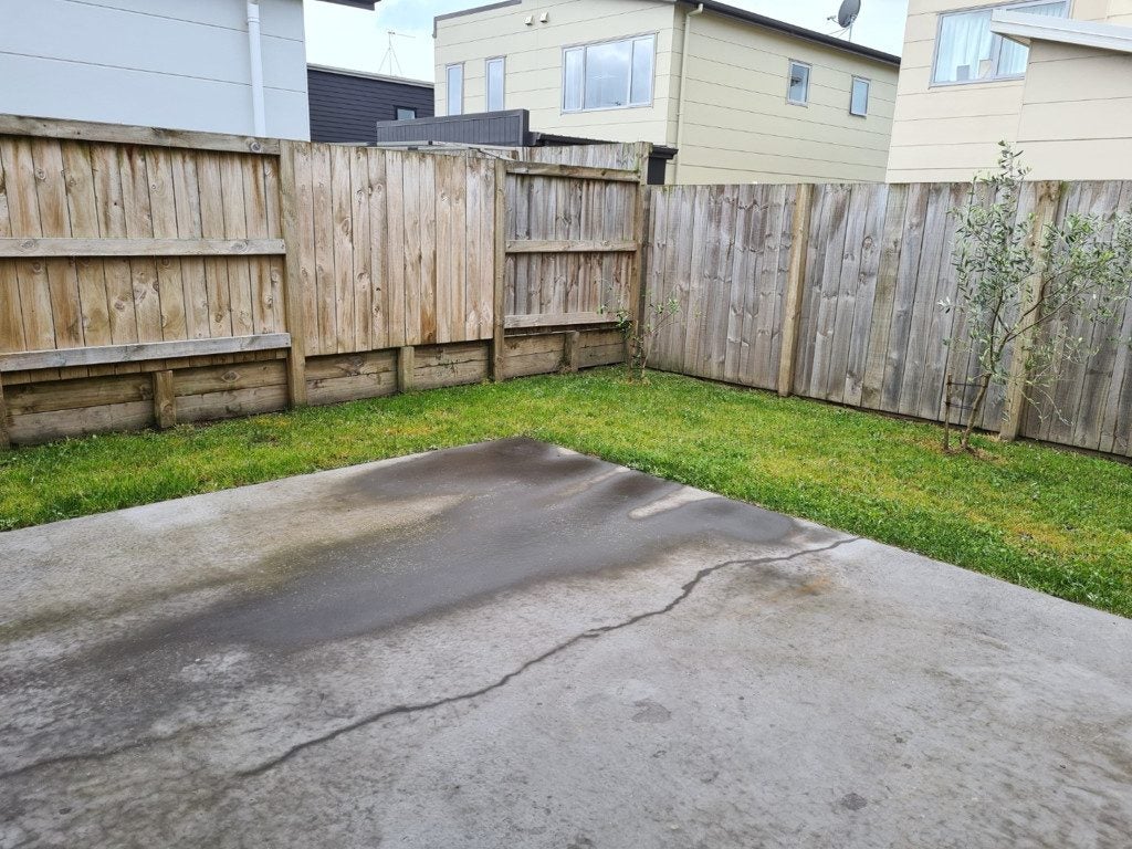 8 Ridgedale Crescent, Flagstaff, Hamilton - Carousel 6