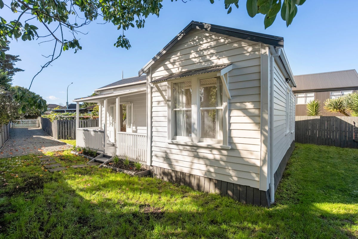 178A Rosebank Road, Avondale, Auckland - Carousel 1