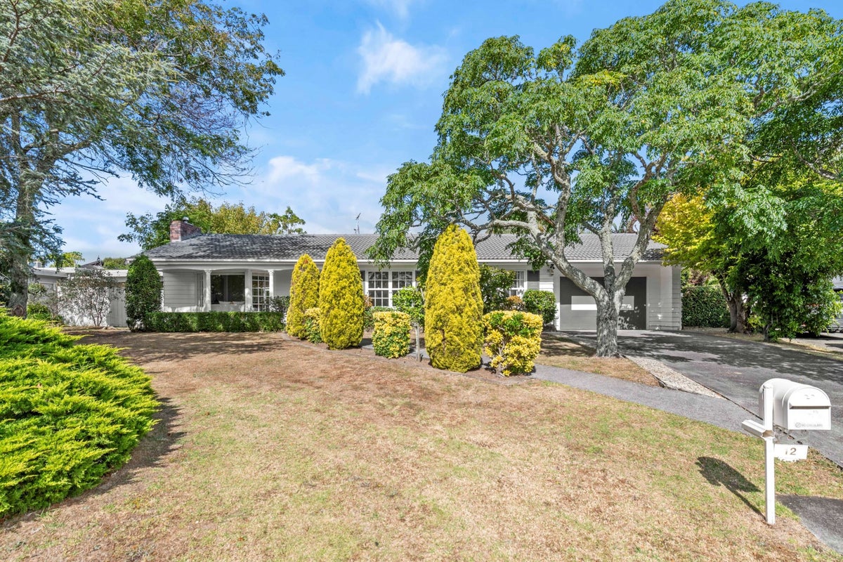 12 Holly Way, Sunnyhills, Auckland - Carousel 1