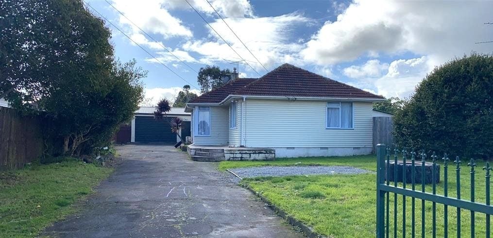 70 McAnnalley Street, Manurewa East, Auckland - Carousel 1