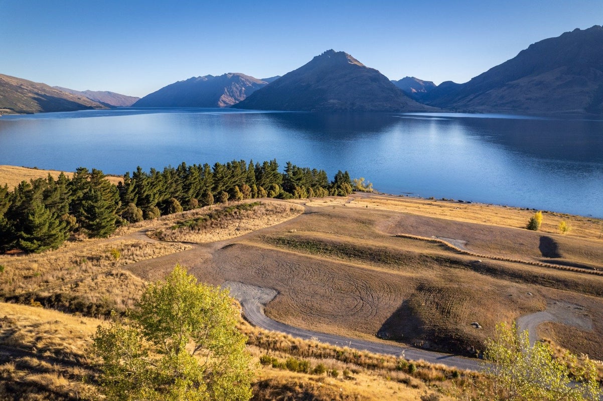 1 Nathanael Place, Drift Bay, Queenstown - Carousel 1