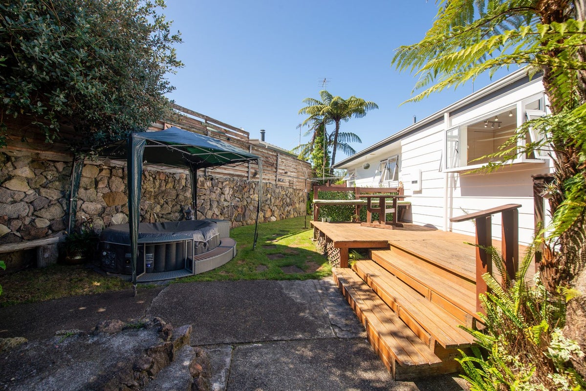 53 Grand Vue Road, Kawaha Point, Rotorua - Carousel 2
