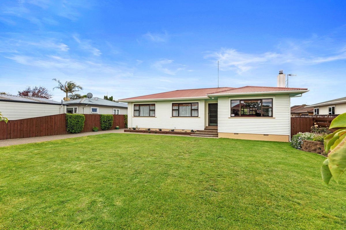 17 Emmett Street, Greerton, Tauranga - Carousel 2