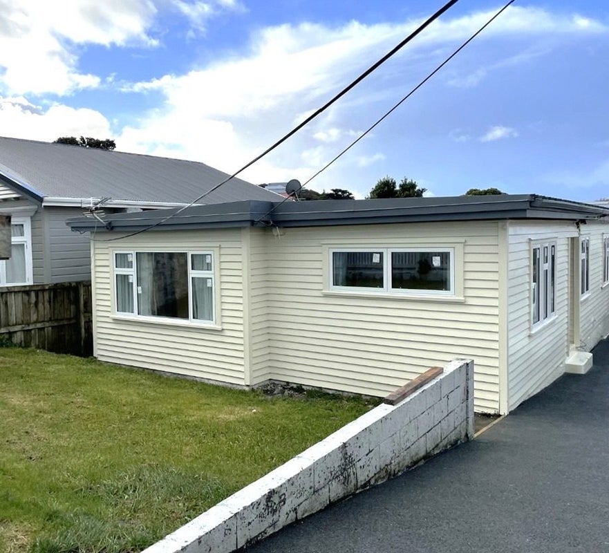 239 Coutts Street, Rongotai, Wellington - Carousel 1