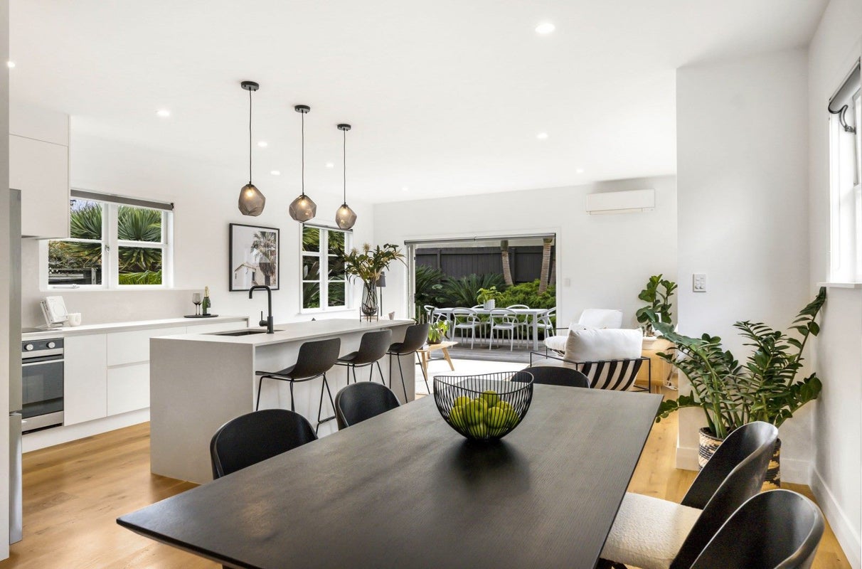 4 Irirangi Road, Greenlane, Auckland - Carousel 2