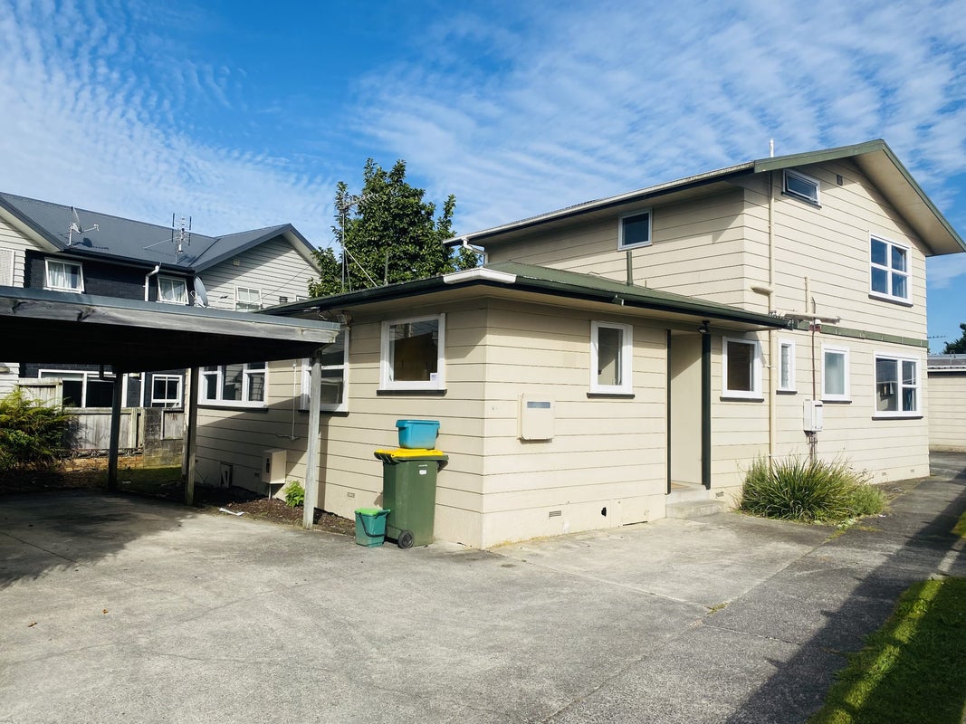 81 Carrington Avenue, Silverdale, Hamilton - Carousel 1
