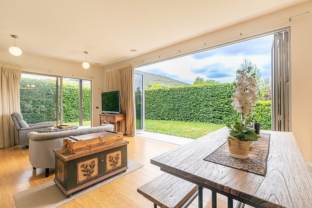2 Larkins Way, Arthurs Point, Queenstown - Carousel 1