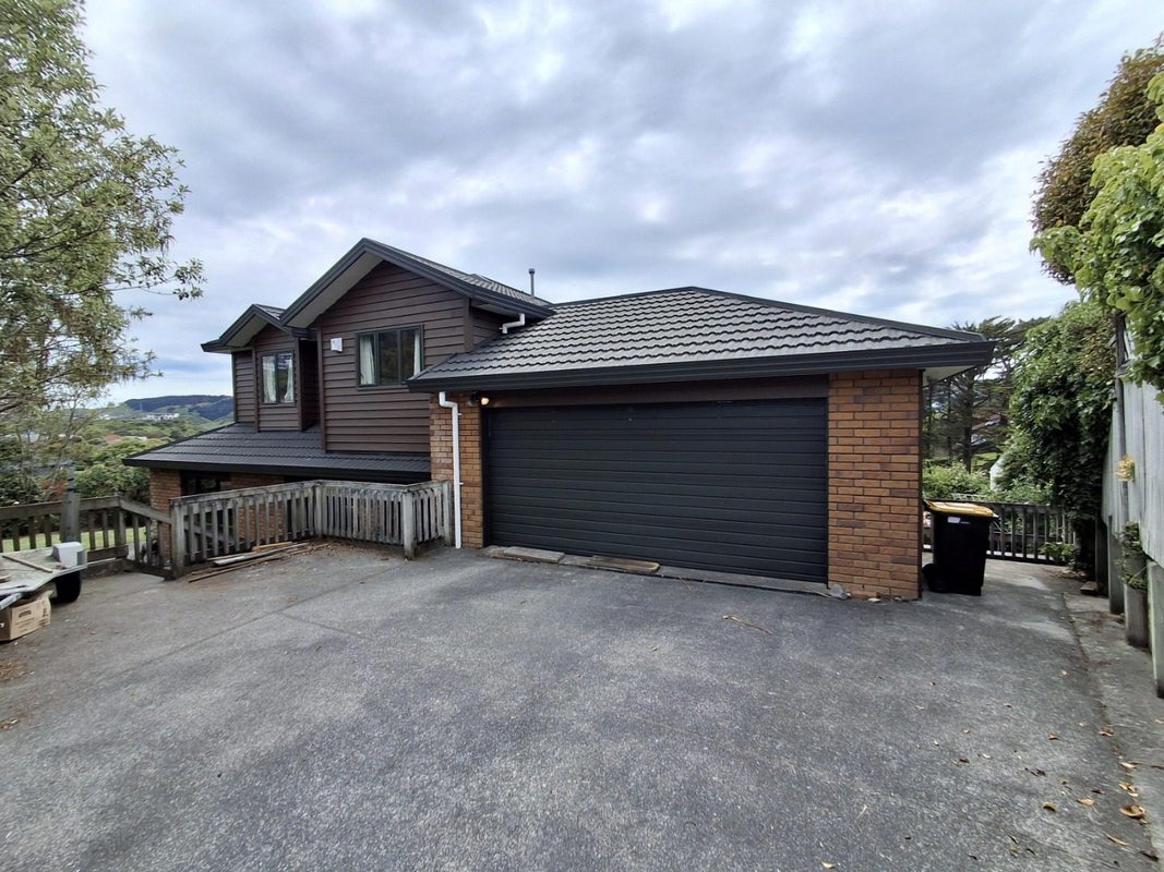 7 Ridley Green, Churton Park, Wellington - Carousel 1