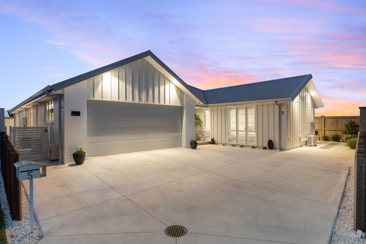 5 Serrata Close, Papamoa Beach, Papamoa - Carousel 1