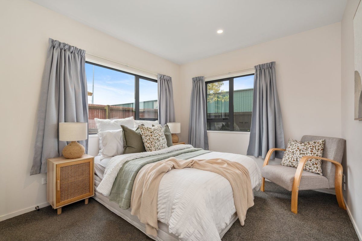 80A Shakespeare Road, Waltham, Christchurch - Carousel 2