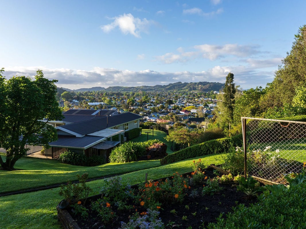 205 Russell Street, Whataupoko, Gisborne - Carousel 1